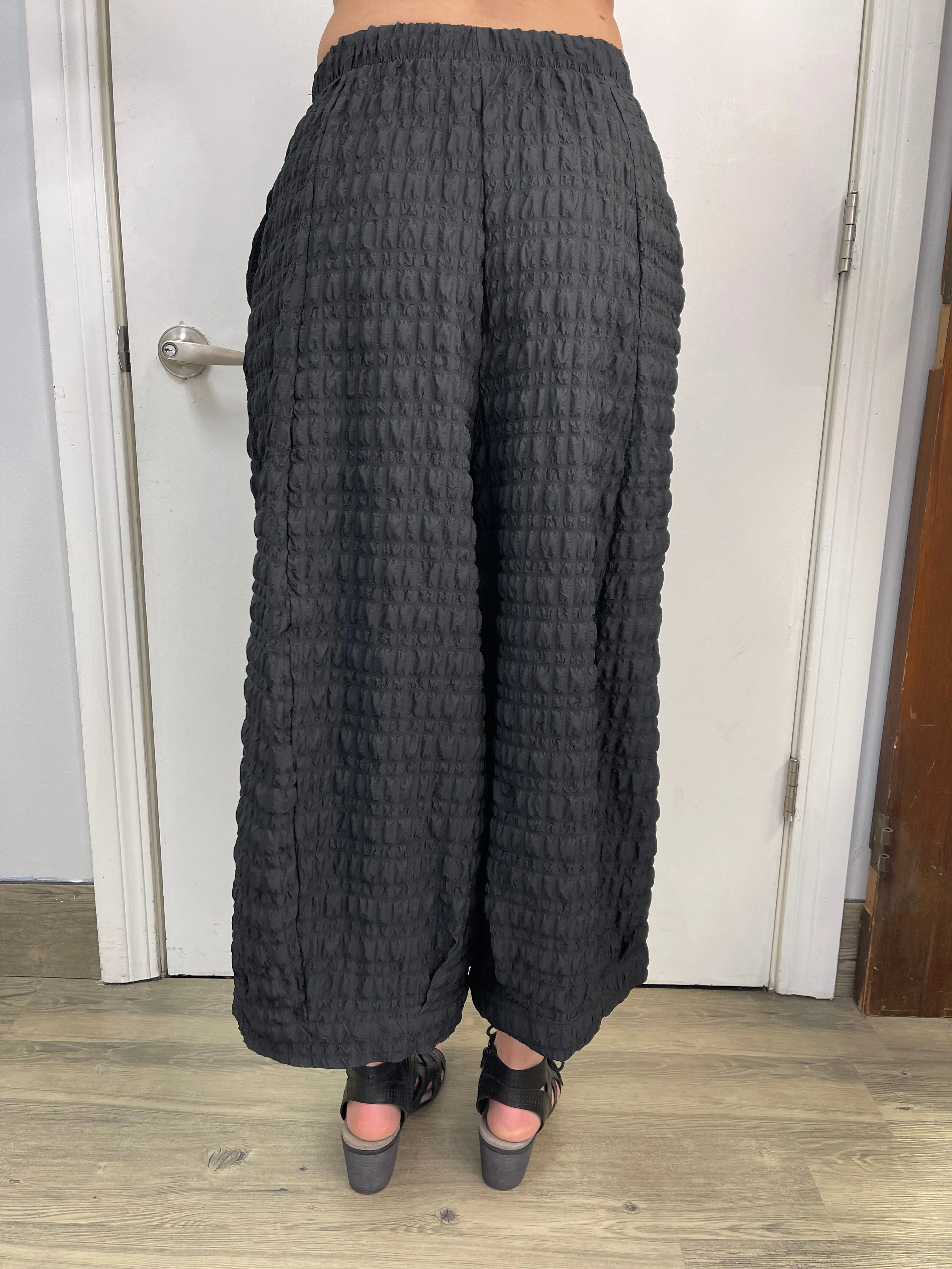 Black Wide Leg Square Puckered Pant