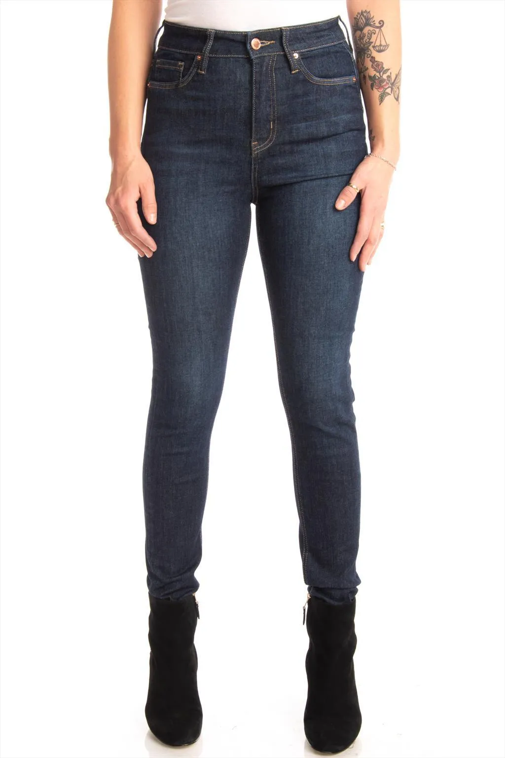 Narrow high-waisted jeans