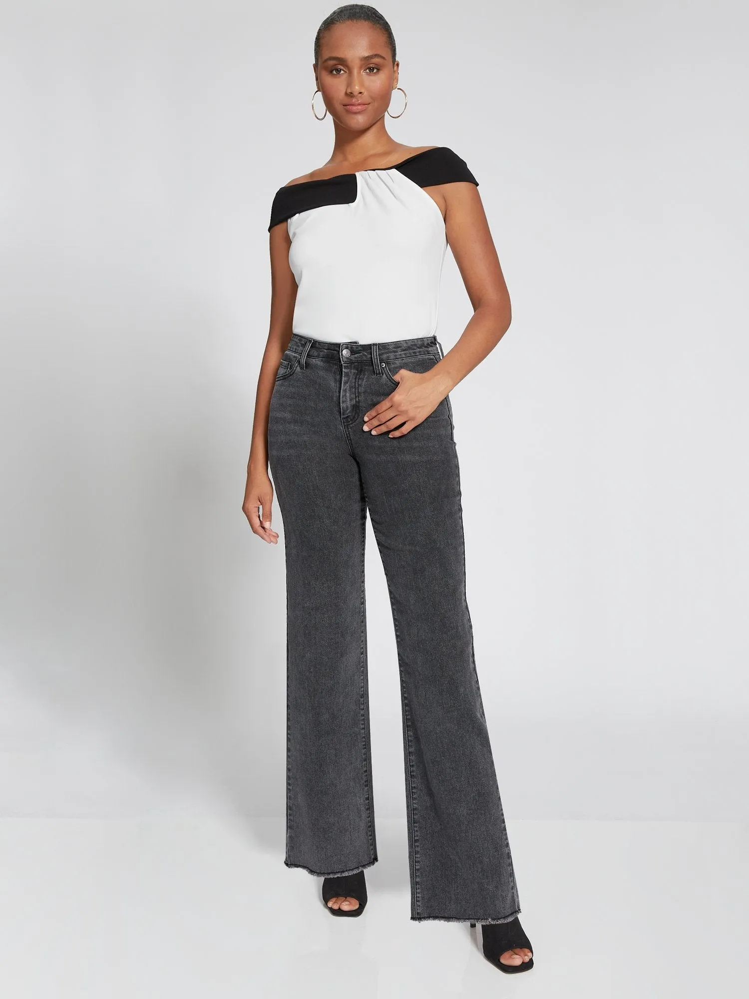 Ultra High-Waisted Wide-Leg Jeans - Washed Black